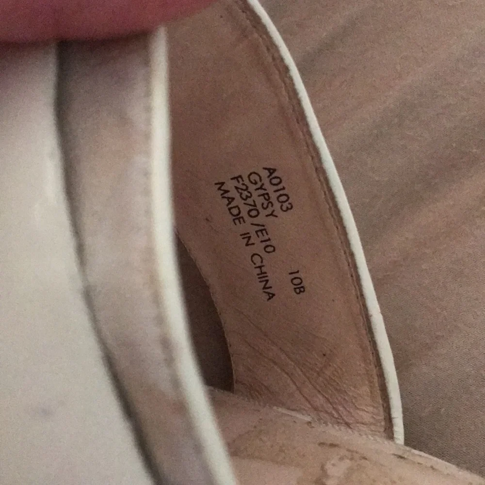 Coach size 10 white / ivory canvas & patent leather platform wedge sandal - Picture 16 of 16